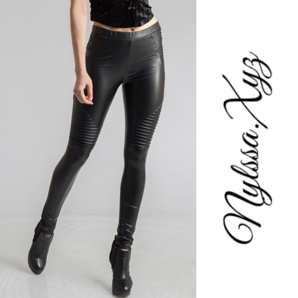FAUX LEATHER MOTO PANTS IN BLACK - Picture 5 of 8